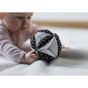 MyMoo Montessori úchopový míček - Trojuhelníčky