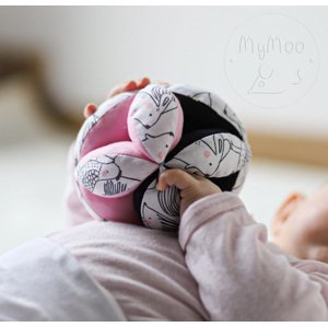 MyMoo Montessori úchopový míček - Lesní zvířátka/růžová, černá